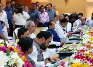 ପାଠ ପଢିଲେ ବିଧାୟକ