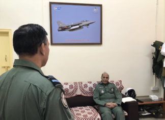 ତେଜସ ଉଡାଇଲେ ରାଜନାଥ