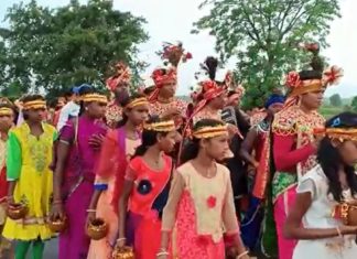 ଆମ୍ବଦଳାରେ ବିଶାଳ କଳସ ଶୋଭାଯାତ୍ରା