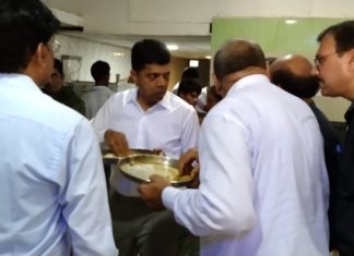 ଆହାର ଖାଇଲେ ପାଣ୍ଡିଆନ୍