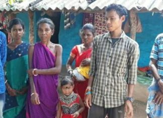 ମାଓ ଭୟରେ ଗାଁ ଛାଡିଲେ