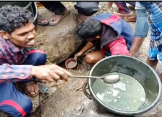 ପଥର ତଳୁ ବାହାରୁଛି ଡିଜେଲ