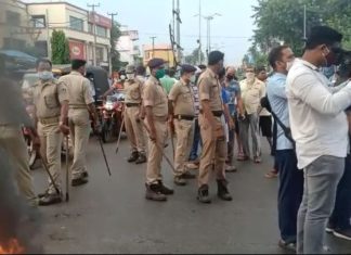 ବିଚ୍ ରାସ୍ତାରେ ଗୋଡେଇ ଗୋଡେଇ ହାଣିଲେ