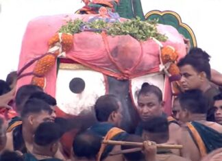 ଶ୍ରୀଜିଉଙ୍କ ଅଙ୍ଗରେ ଦିବ୍ୟ ଘଣା ଓ ଖଳୀ ଲାଗି ନୀତି