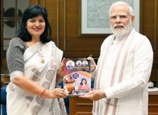 ପ୍ରଧାନମନ୍ତ୍ରୀଙ୍କୁ ଭେଟିଲେ ଅପରାଜିତା