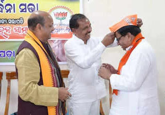 ବିଜେଡିକୁ ପୁଣି ଏକ ଝଟ୍କା, ବିଜେଡି ଛାଡ଼ିଲେ ଲମ୍ବୋଦର ନିଆଲ