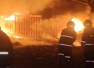 ହୁତୁହୁତୁ ହୋଇ ଜଳିଗଲା ପଲିଥିନ କାରଖାନା