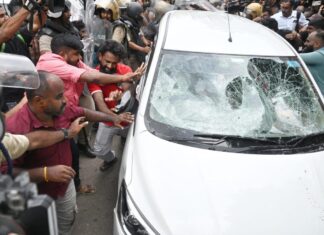 ଚଢ଼ାଉ କରି ଫେରିବା ବେଳେ ଇଡି ଉପରେ ଆକ୍ରମଣ