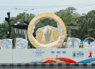କୋଲକାତାର ରେଡ ରୋଡରେ ୩୫୦୦୦ ଲୋକଙ୍କ ସହ ଯୋଗ କଲେ ମୋଦି