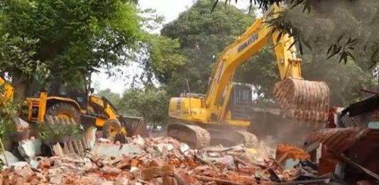 ନୀଳାଦ୍ରି ବିହାରରେ ଜବରଦଖଲ ଉଚ୍ଛେଦ, ୩୩୦ ଟ୍ରାଞ୍ଜିଟ୍ ହାଉସ୍ ଭାଙ୍ଗିଲା ବେଳେ ଉତ୍ତେଜନା