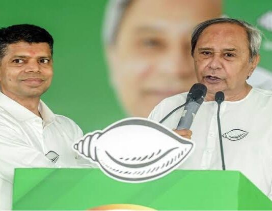 ନବୀନ ପଟ୍ଟନାୟକ ଓ ଭି.କେ ପାଣ୍ଡିଆନଙ୍କ ବିରୋଧରେ ହେଲିକପ୍ଟର ମାମଲାର ରିଭିଜନ ପିଟିସନକୁ ଖାରଜ କଲେ ଖୋର୍ଦ୍ଧା କୋର୍ଟ